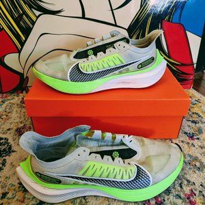 Nike Zoom Gravity - White/Volt